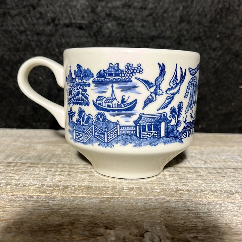 Blue Willow Churchill England China Teacup